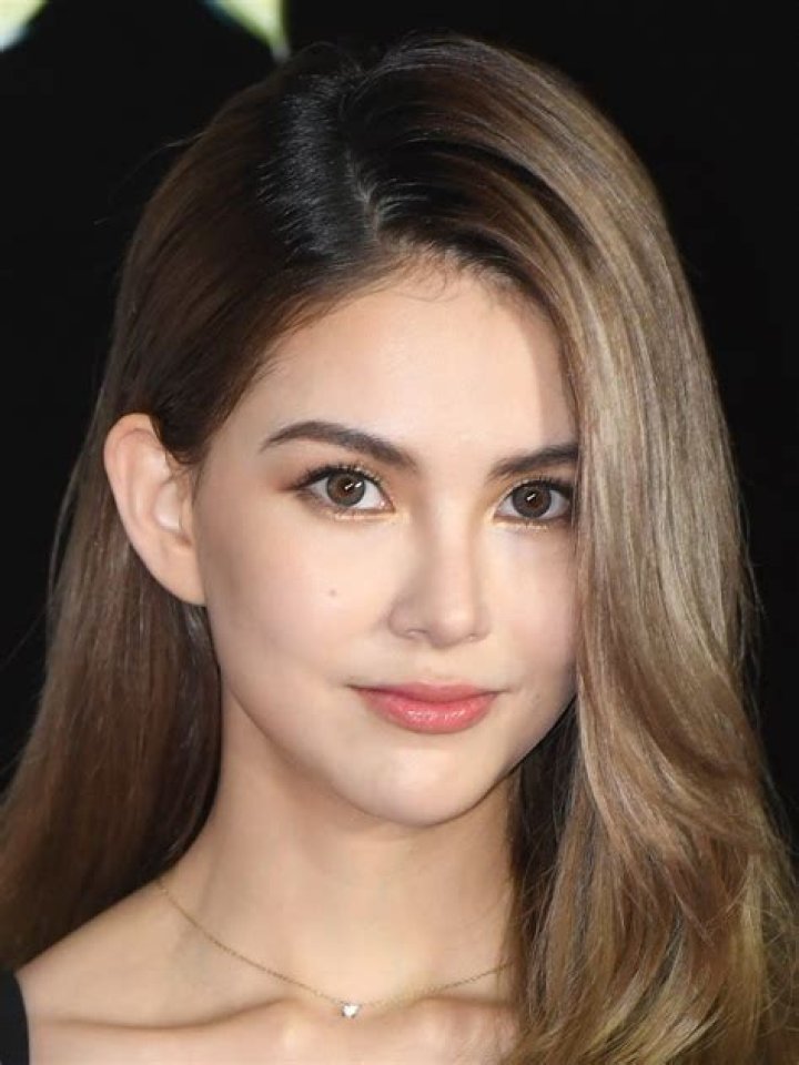 Hannah Quinlivan Biography, Age, Height, Husband, Net Worth, Family