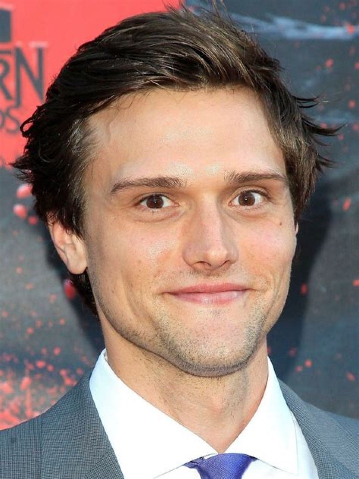 Hartley Sawyer Biography, Age, Height, Wife, Net Worth, Family