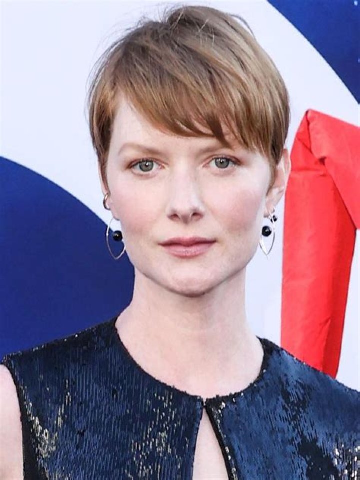 Wrenn Schmidt Biography, Age, Height, Husband, Net Worth, Family