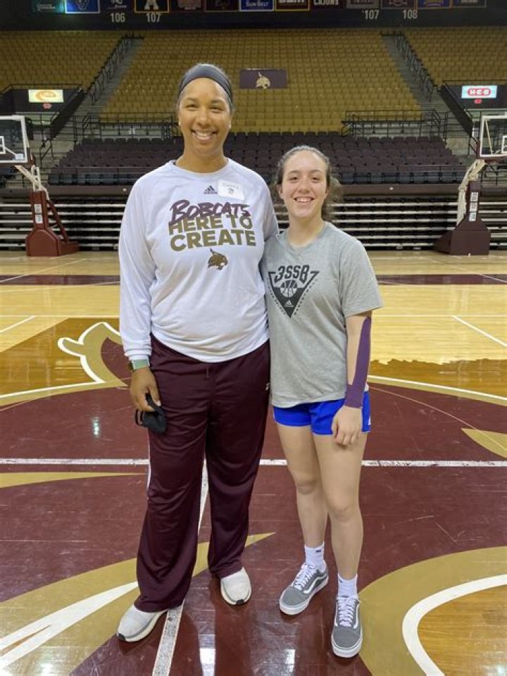 Zenarae Antoine Biography, Age, Height, Husband, Net Worth, Family